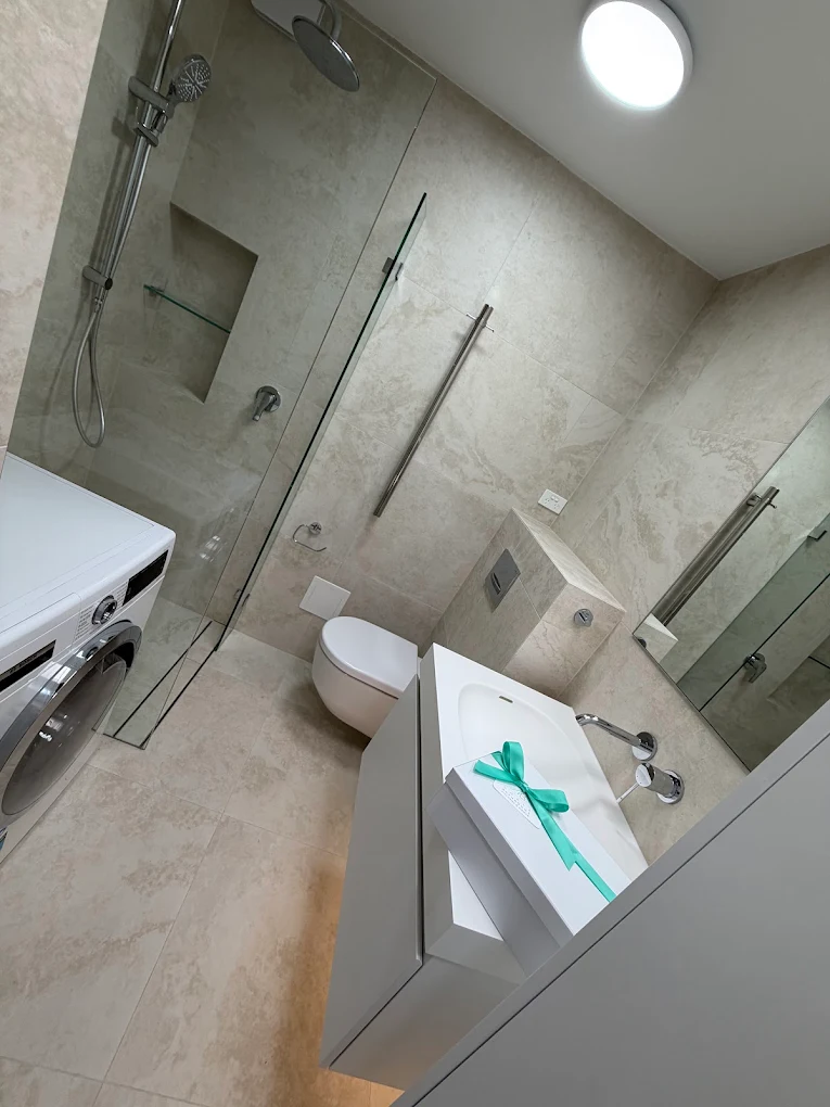 Warm minimalism: the bathroom design language of 2026